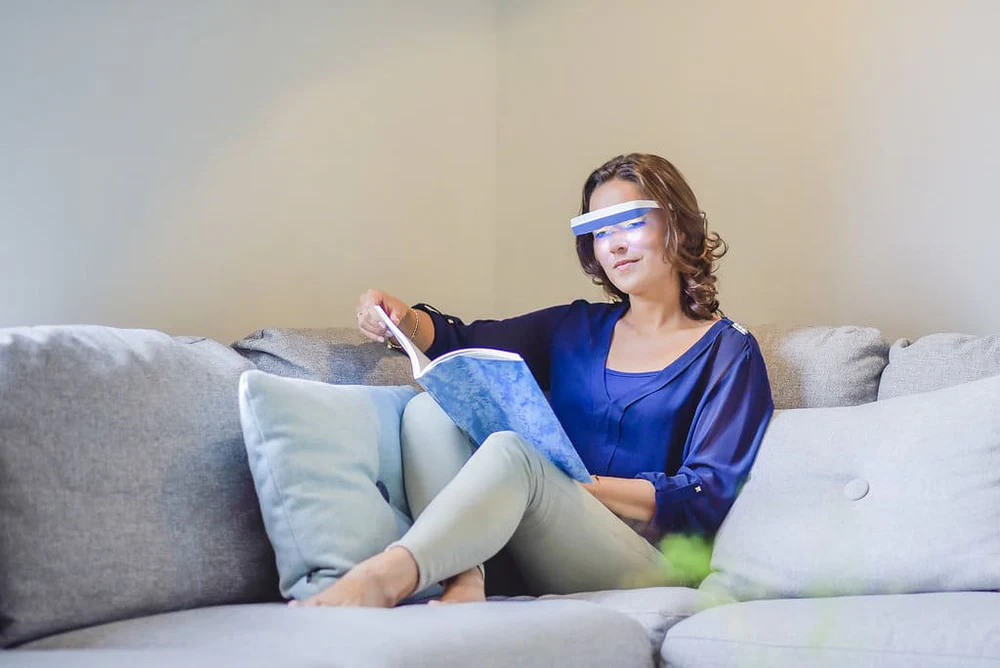 Світлотерапія в домашніх умовах: як правильне освітлення впливає на настрій, продуктивність і сон