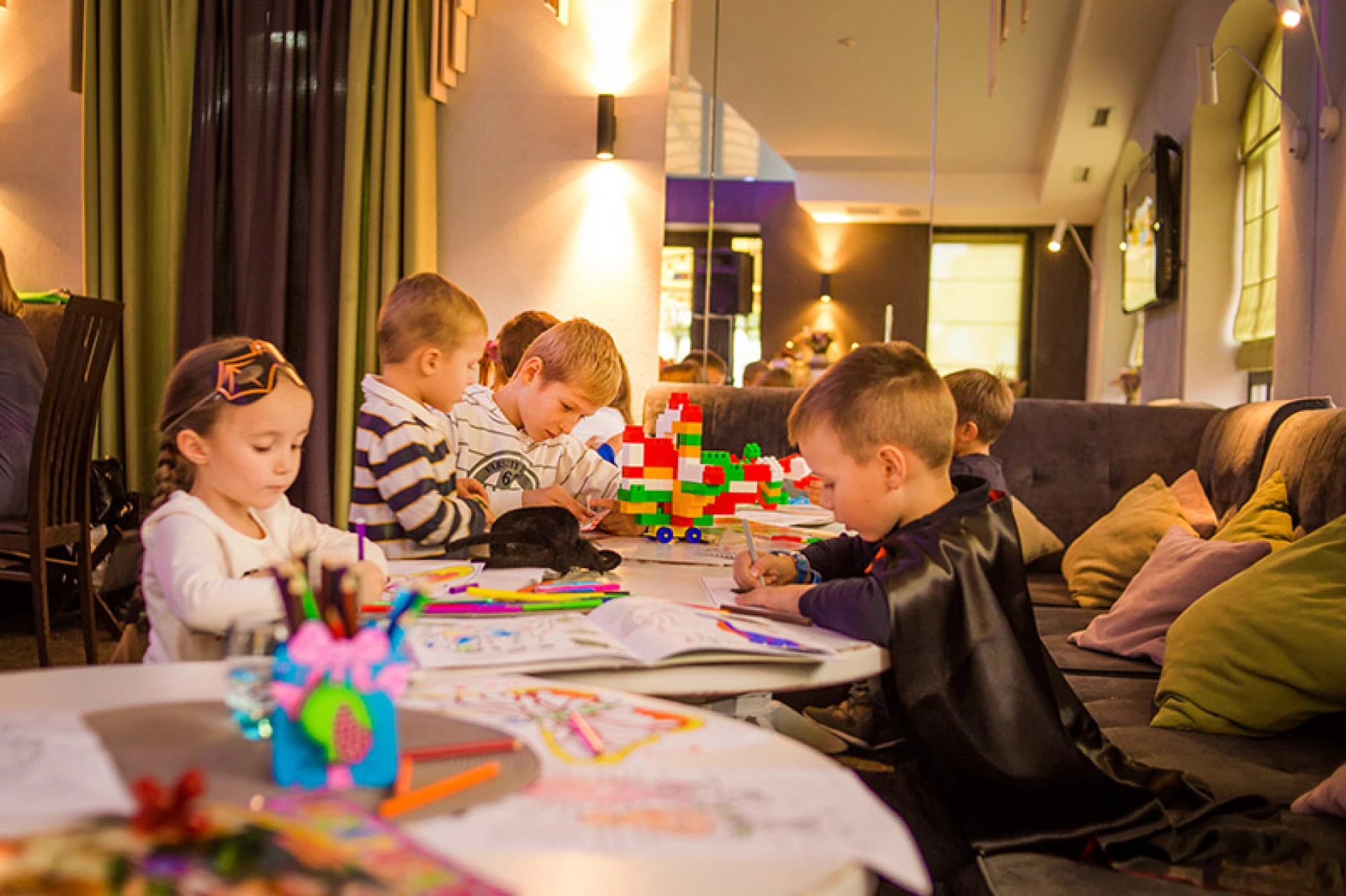 Ресторани з дитячою кімнатою: як вибрати заклад, де добре буде і дітям, і дорослим